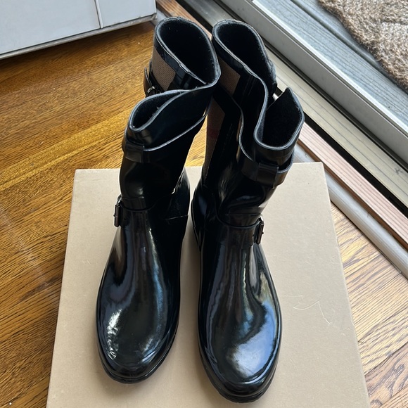 Burberry Biker Rubber Bootbiker Rubber boot in size UK(5) EUR(38). - Picture 12 of 14